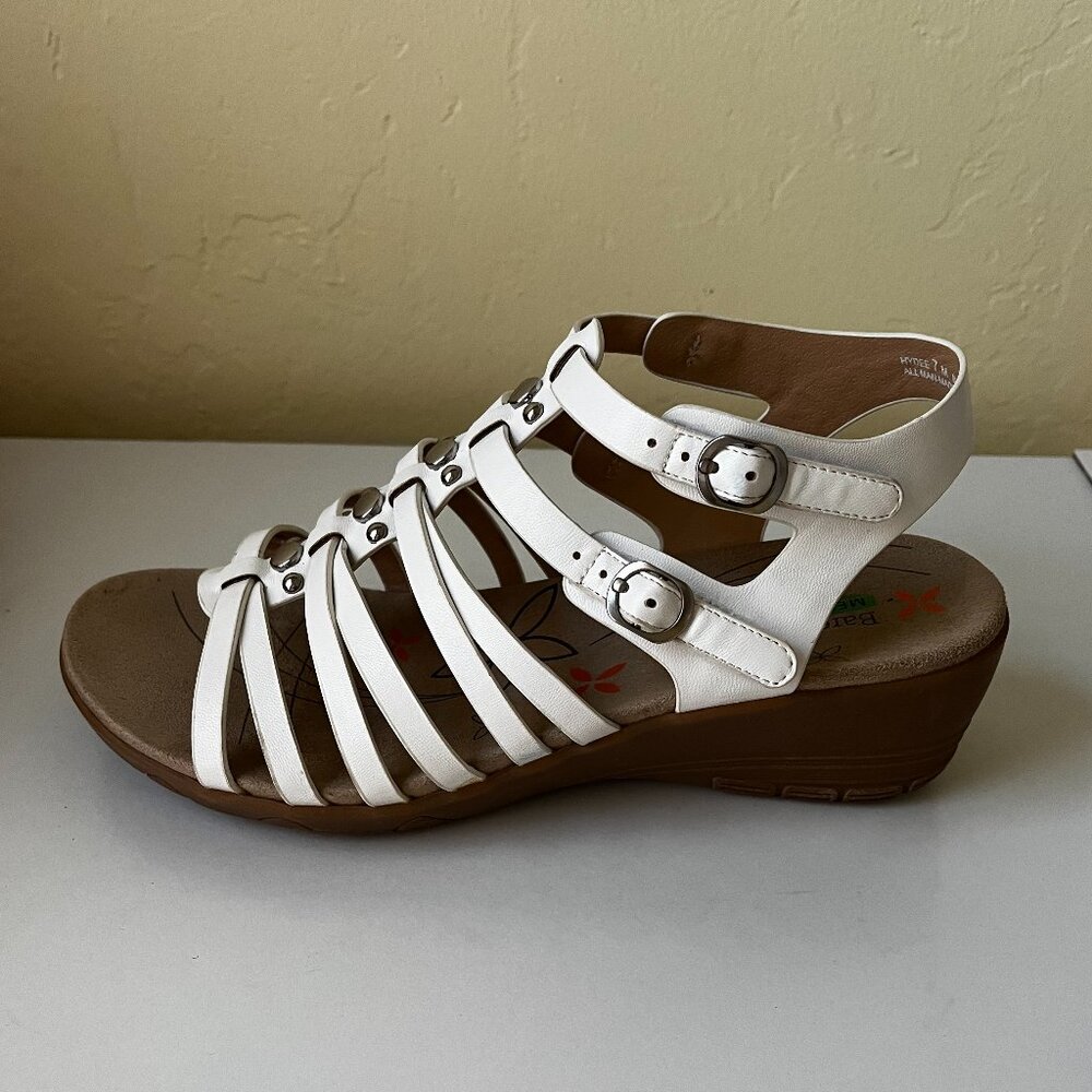 BARETRAPS Hydee Brand White Sandals w/ Velcro, 7M; Like New!